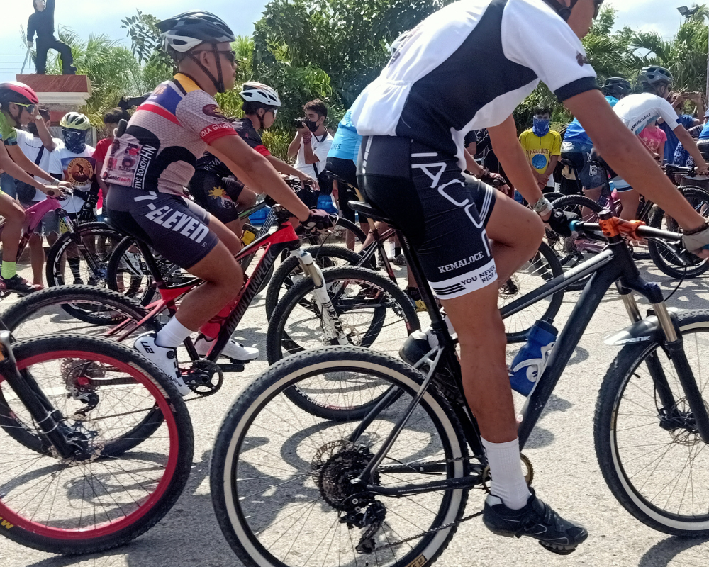 Preparazione per una Gara di Ciclismo: Consigli Utili ciclismo su pista: Vincere con Strategia